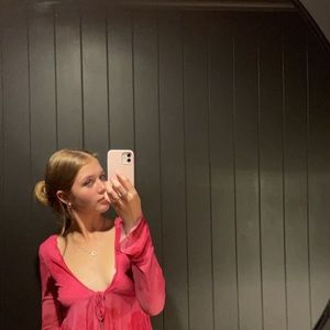 Meet your Posher, Mia